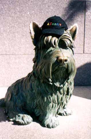 Rossevelt dog statue